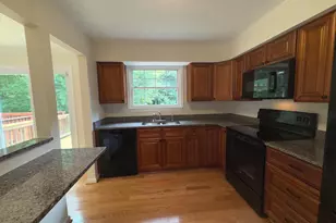 7679 Sheffield Village Ln, Lorton, VA 22079 - Photo 4