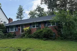 1917 Great Falls St, McLean, VA 22101 - Photo 2