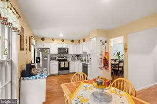 5633 Sutherland Ct, Burke, VA 22015 - Photo 26