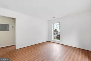 3176 Summit Square Dr, Oakton, VA 22124 - Photo 16