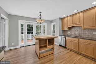 6443 Walters Woods Dr, Falls Church, VA 22044 - Photo 28