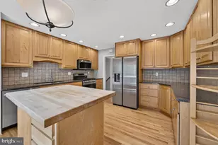 6443 Walters Woods Dr, Falls Church, VA 22044 - Photo 24