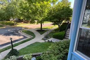 2960 Oakleigh Ln, Oakton, VA 22124 - Photo 6