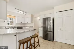 5250 Lewisham Rd, Fairfax, VA 22030 - Photo 2