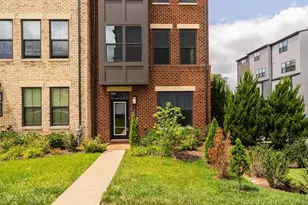 13001 Hattontown Square, Herndon, VA 20171 - Photo 4