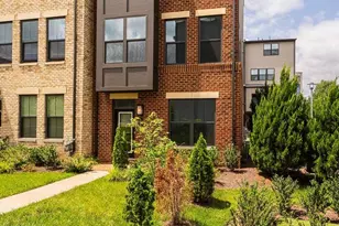13001 Hattontown Square, Herndon, VA 20171 - Photo 2