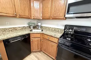 13847 Wakley Ct, Centreville, VA 20121 - Photo 18