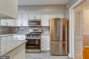 6063 Hardwick Pl, Falls Church, VA 22041 - Photo 4