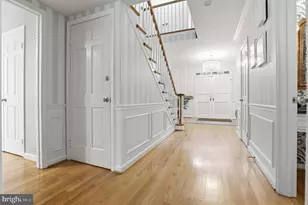 7715 Crossover Dr, McLean, VA 22102 - Photo 10