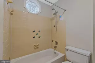 1215 Delta Glen Ct, Vienna, VA 22182 - Photo 36