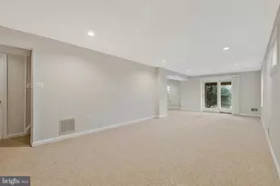 1215 Delta Glen Ct, Vienna, VA 22182 - Photo 50