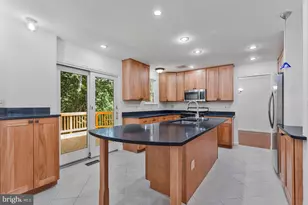 4300 Tartan Oak Ct, Fairfax, VA 22032 - Photo 2
