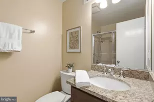 2007 Hopewood Dr, Falls Church, VA 22043 - Photo 20