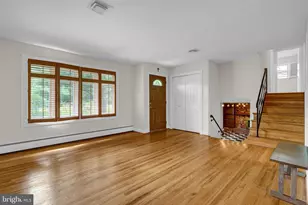 8905 Valley Forge Dr, Alexandria, VA 22309 - Photo 8