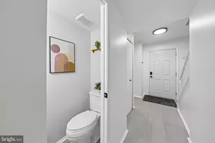 8561 Dellway Ln, Vienna, VA 22180 - Photo 16
