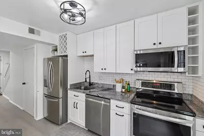 8561 Dellway Lane, Vienna, VA 22180 - Photo 12