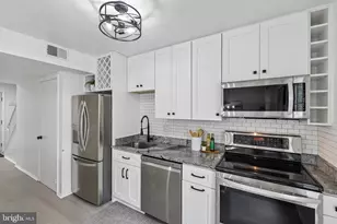 8561 Dellway Ln, Vienna, VA 22180 - Photo 12