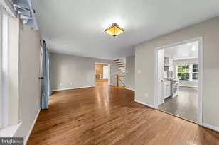 2172 Golf Course Dr, Reston, VA 20191 - Photo 6