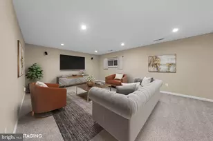 2172 Golf Course Dr, Reston, VA 20191 - Photo 26