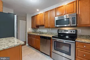 8454 Rippled Creek Ct, Springfield, VA 22153 - Photo 4