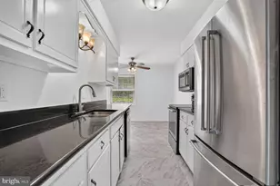 9457 Jenerio Ct, Lorton, VA 22079 - Photo 8