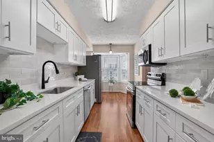 13906 Preacher Chapman Pl, Centreville, VA 20121 - Photo 2