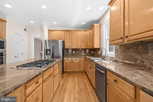 6914 Winter Ln, Annandale, VA 22003 - Photo 14