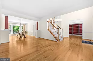 6914 Winter Ln, Annandale, VA 22003 - Photo 6