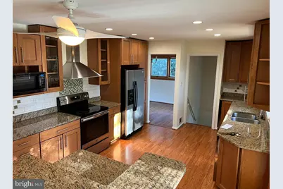 604 Yeonas Drive SW, Vienna, VA 22180 - Photo 6