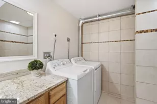 8074 Powderbrook Ln, Springfield, VA 22153 - Photo 42