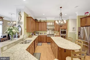 11042 Heathland Dr, Oakton, VA 22124 - Photo 24