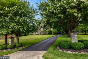 11042 Heathland Dr, Oakton, VA 22124 - Photo 2
