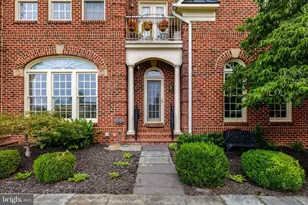 11042 Heathland Dr, Oakton, VA 22124 - Photo 10
