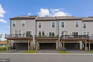 2383 Liberty Loop, Herndon, VA 20171 - Photo 2