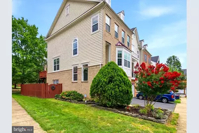 7843 Locust Leaf Lane, Alexandria, VA 22315 - Photo 2