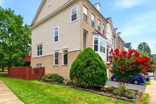 7843 Locust Leaf Ln, Alexandria, VA 22315 - Photo 2