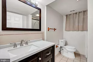 14715 Lock Dr, Centreville, VA 20120 - Photo 32
