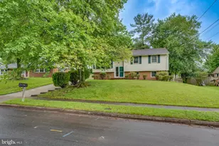 14715 Lock Dr, Centreville, VA 20120 - Photo 8