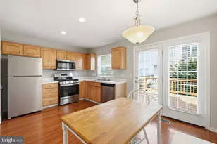6374 Michael Robert Dr, Springfield, VA 22150 - Photo 4