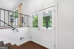6814 Shrine Ct, Annandale, VA 22003 - Photo 2