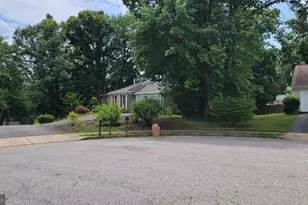 6104 Juneberry Ct, Alexandria, VA 22310 - Photo 8