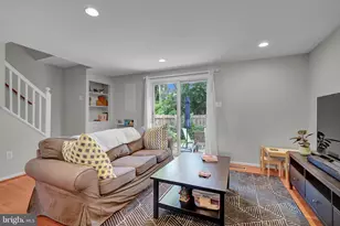 7576 Wood Mist Ln, Falls Church, VA 22043 - Photo 10