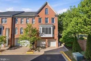 1320 Lessard Ln, McLean, VA 22101 - Photo 2