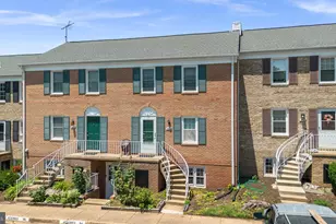 14492 Rustling Leaves Ln, Centreville, VA 20121 - Photo 2