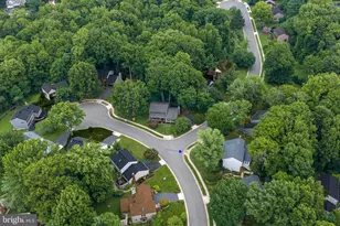 9525 Oak Stream Ct, Fairfax Station, VA 22039 - Photo 4