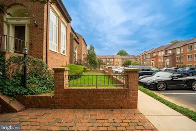10168 Turnberry Place, Oakton, VA 22124 - Photo 2