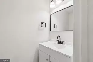 7403 Houndsbury Ct, Alexandria, VA 22315 - Photo 18