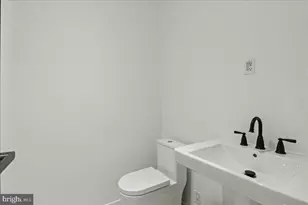1405 Wolftrap Run Rd, Vienna, VA 22182 - Photo 28