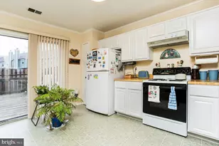 8601 Venoy Ct, Alexandria, VA 22309 - Photo 2