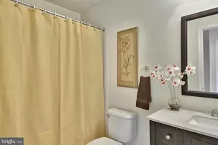 1809 Fawncrest Ct, Vienna, VA 22182 - Photo 16